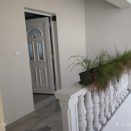 Frle 3 Apartment Zadar